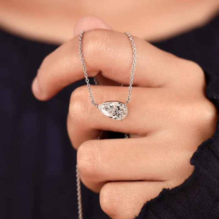 Picture of Solitaire Pendant Necklace