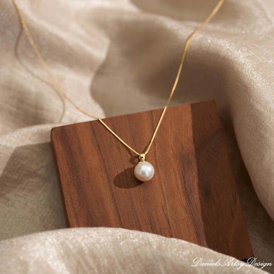 Picture of Pearl Drop Pendant