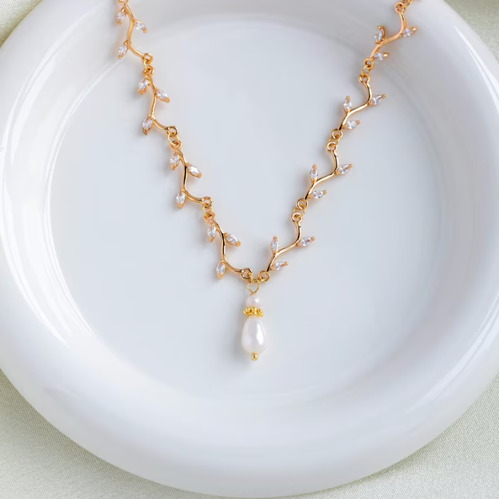 Picture of Zircon Freshwater Pearl Necklace
