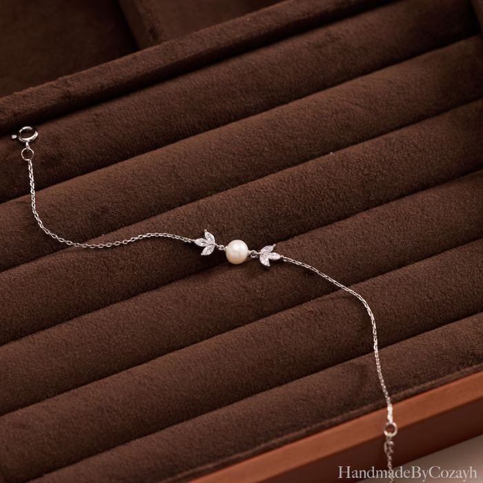 Picture of Minimalist Freshwater Pearl Necklace