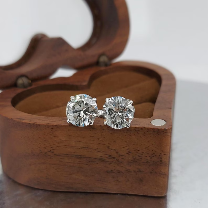 Picture of Diamond Stud Earrings