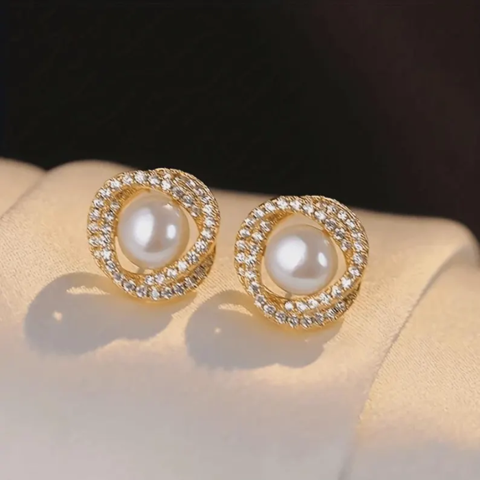 Picture of Elegant Pearl Studded Necklace